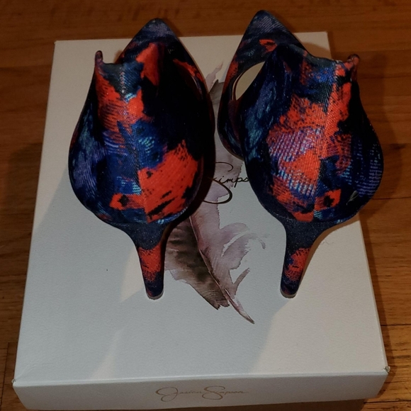 Jessica Simpson Floral Print Pump - Picture 2 of 3